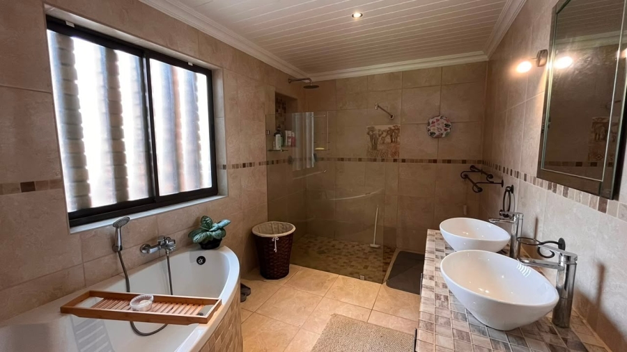 4 Bedroom Property for Sale in Kleinmond Western Cape